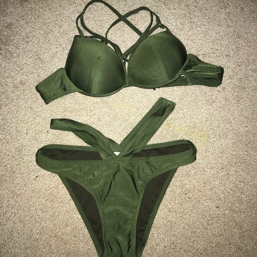 Women’s bathing suit